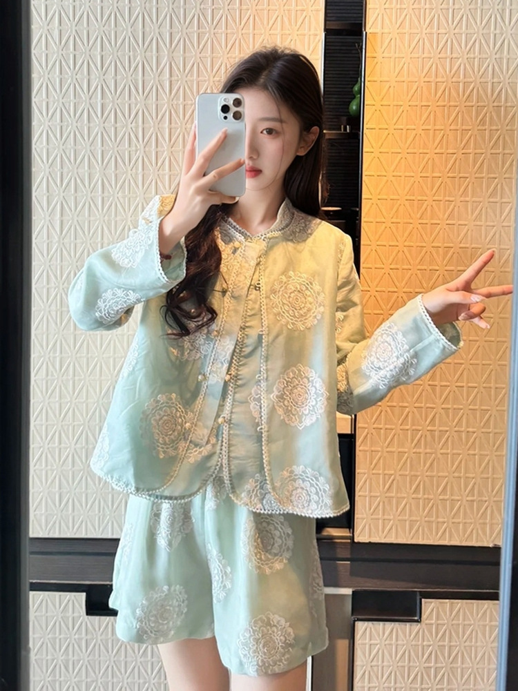 时尚休闲套装女款