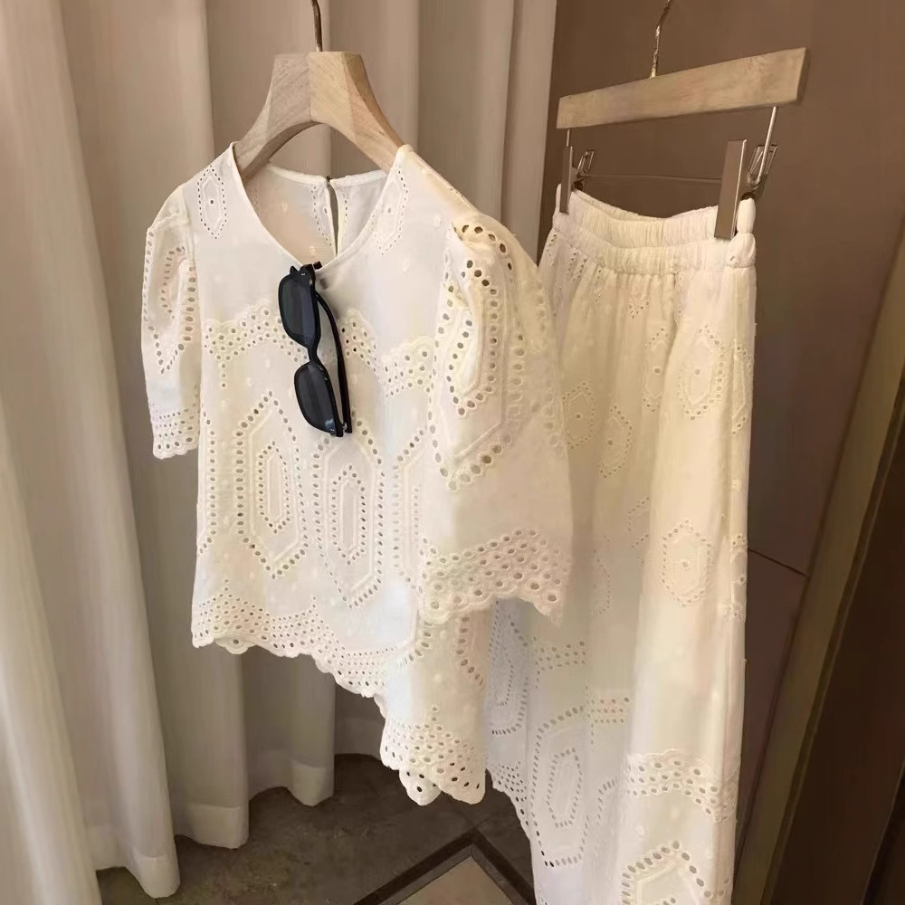 时尚休闲套装女款